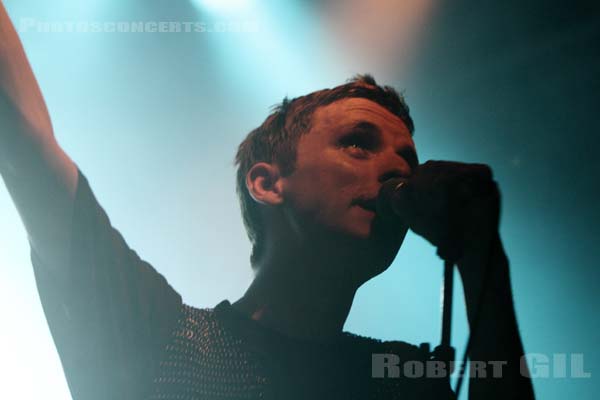 THESE NEW PURITANS - 2010-04-29 - PARIS - Point Ephemere - Jack Barnett